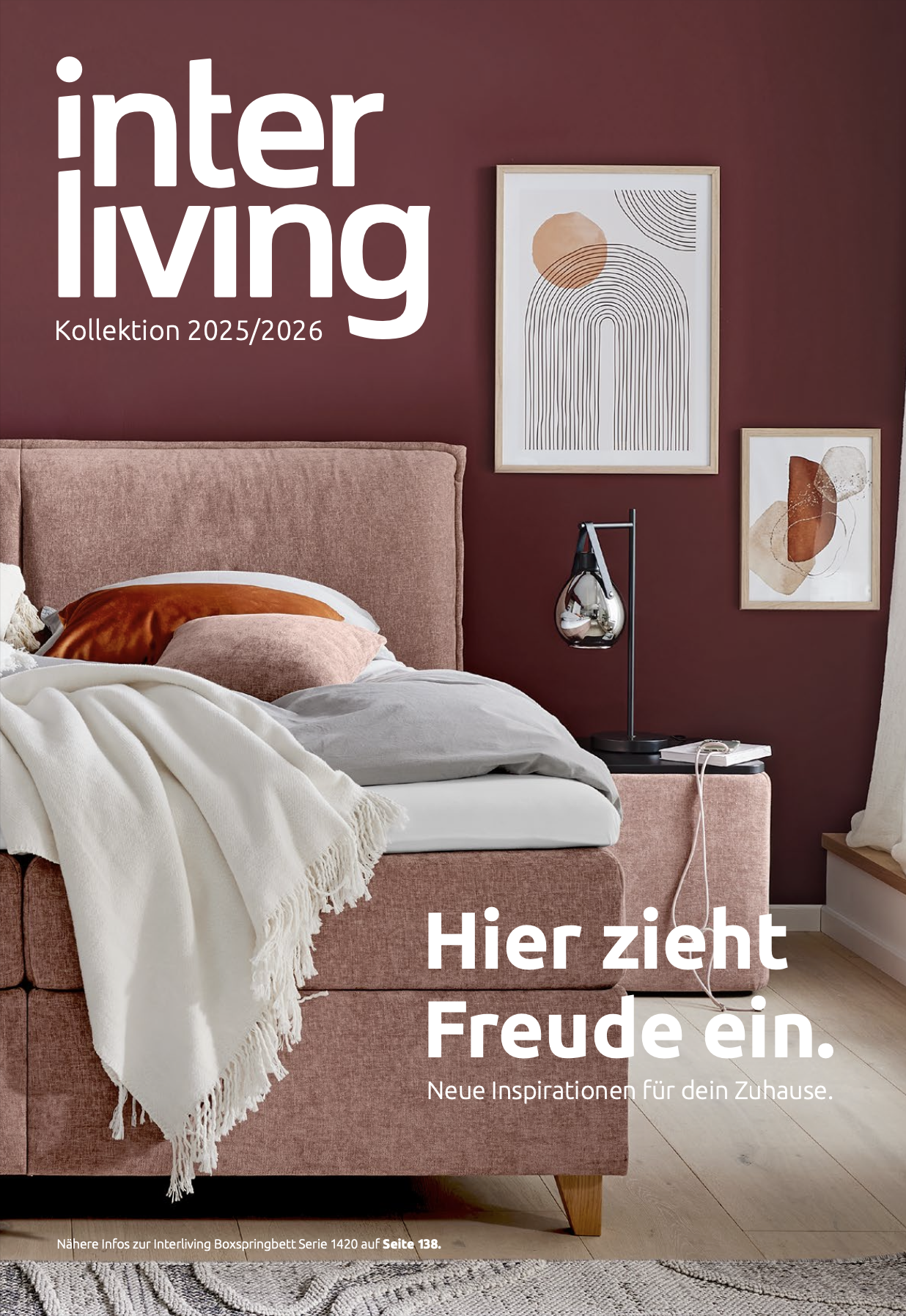 Interliving Boxspringbett mit Dekoration, Kollektion 2025/2026. Hier zieht Freude ein.