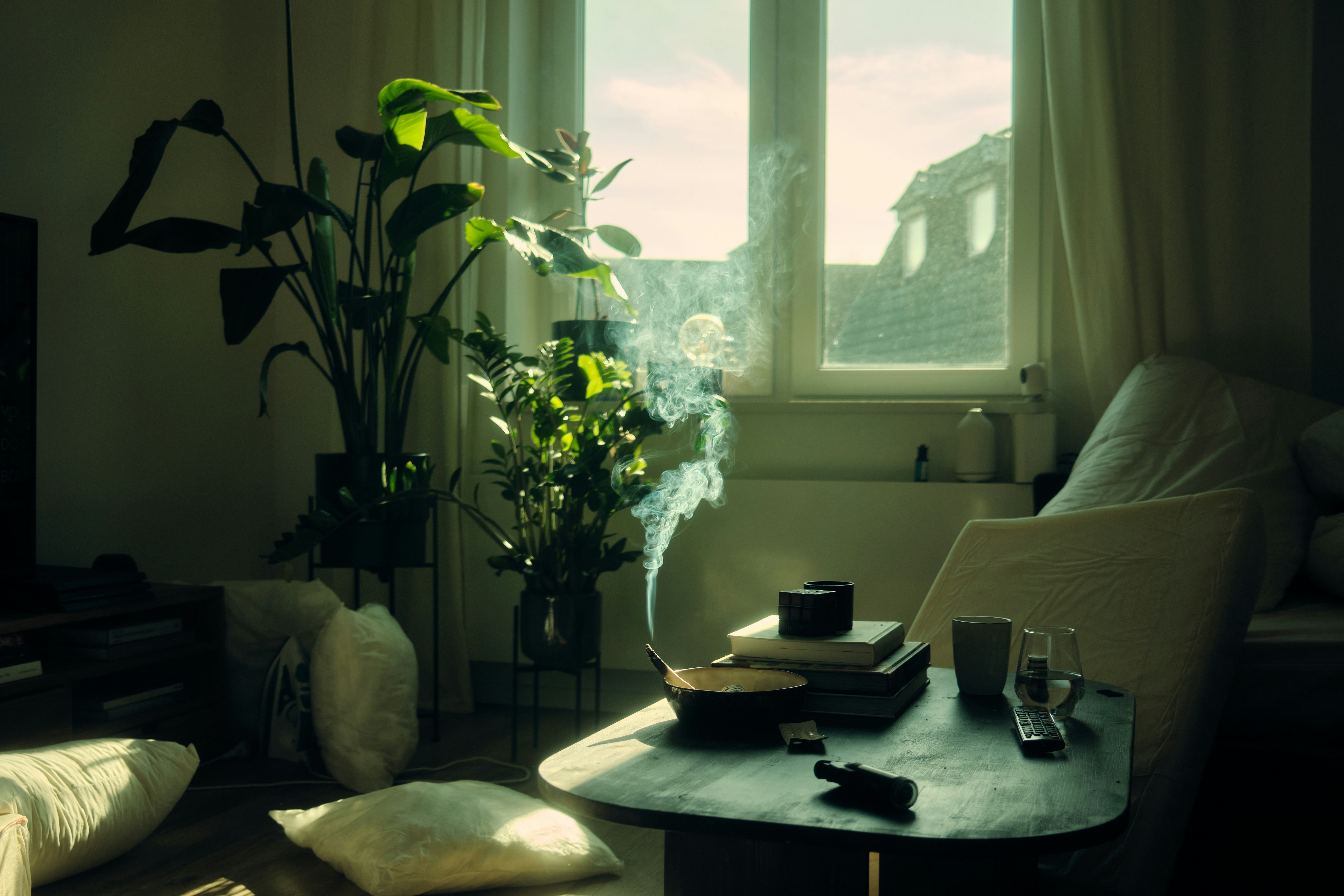 Featured image for “Wohnen mit allen Sinnen – Wie Düfte, Farben und Materialien unser Wohlbefinden beeinflussen”