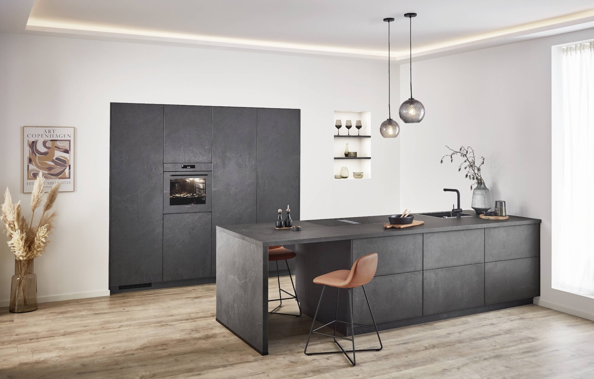 Nobilia StoneArt Designküche mit Halbinsel Schiefer